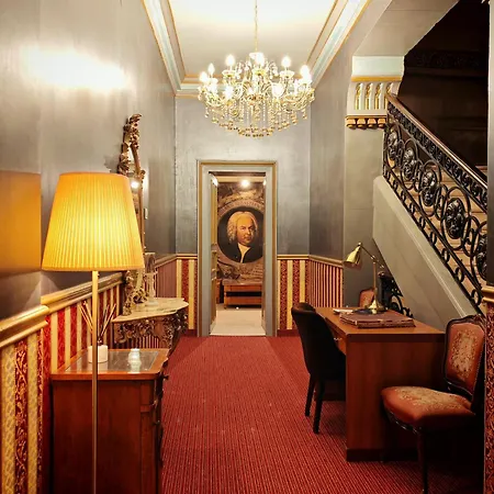 Nostalgia Old Hotel 4*