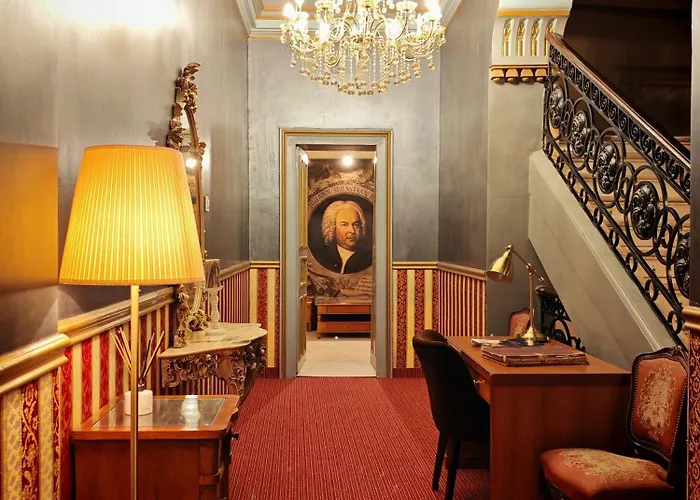 Nostalgia Old Hotel 4*